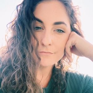 Meet your Posher, Hana